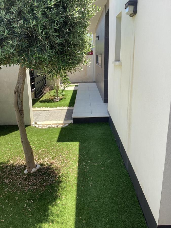 Housesleeps6-Pool-Beach-Garden-Solarium-Petok Оріуела Екстер'єр фото