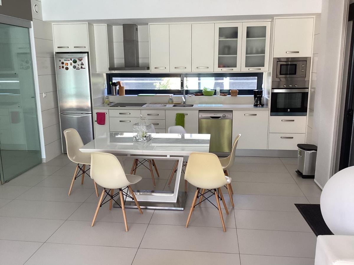Housesleeps6-Pool-Beach-Garden-Solarium-Petok Оріуела Екстер'єр фото