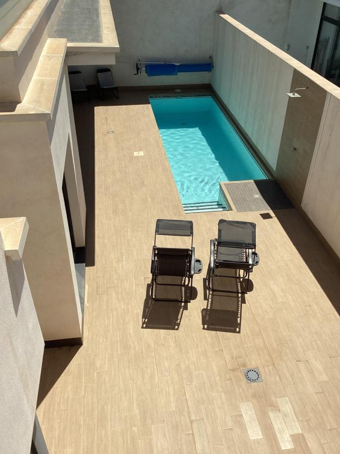 Housesleeps6-Pool-Beach-Garden-Solarium-Petok Оріуела Екстер'єр фото