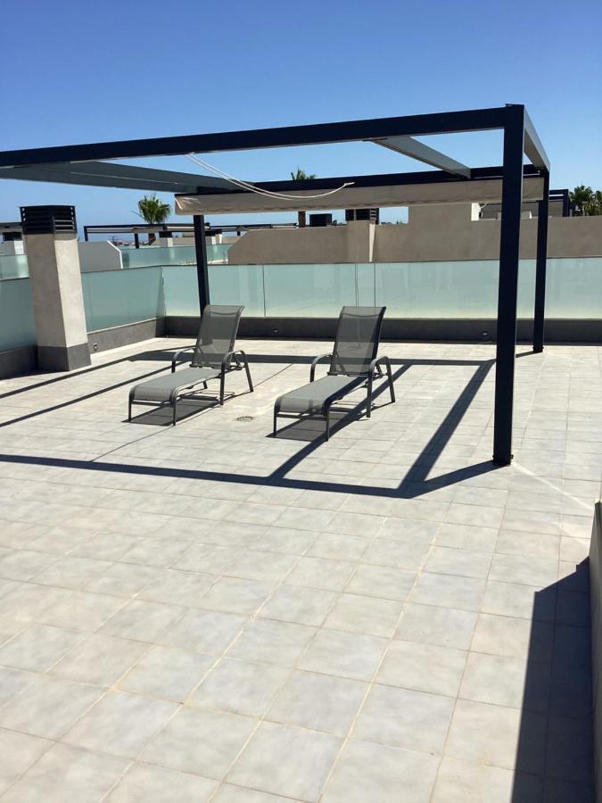 Housesleeps6-Pool-Beach-Garden-Solarium-Petok Оріуела Екстер'єр фото